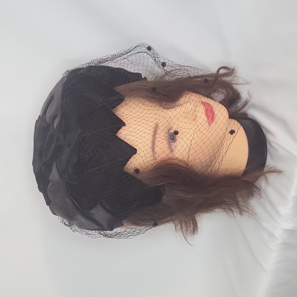 Hat Vintage 1930s 1940s? Black Velvet Silk Satin Net Has 3 holes in net